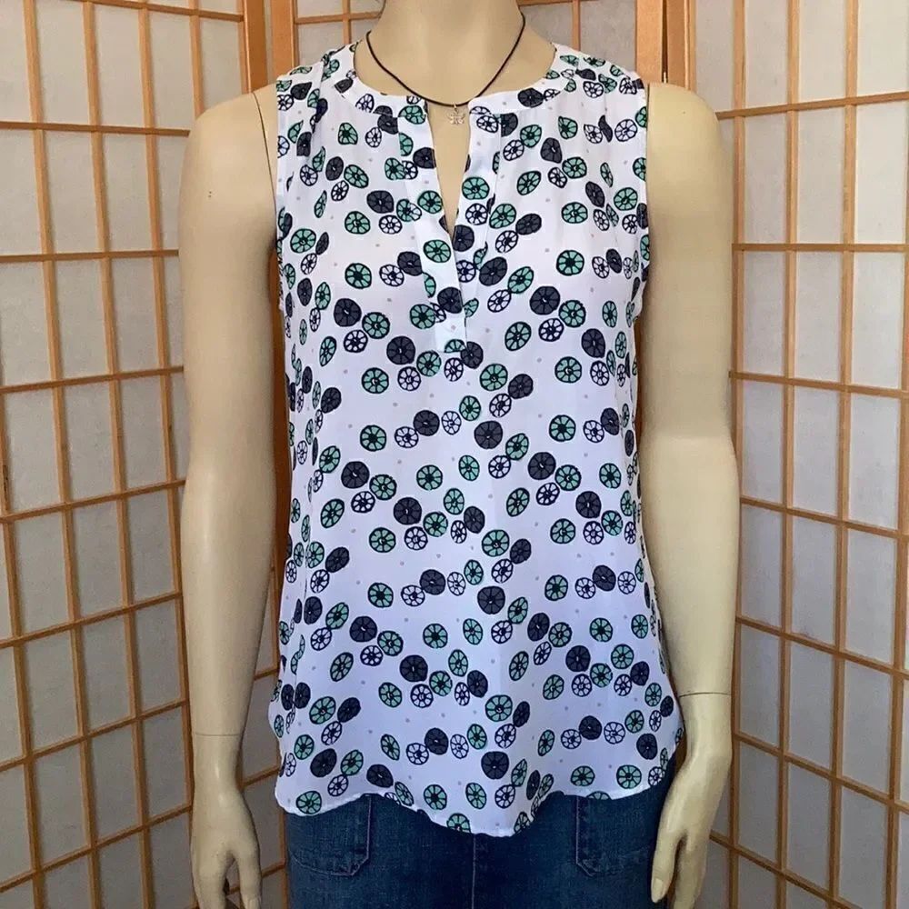 3/$20 LOFT outlet Flowy Sleeveless Vneck Top